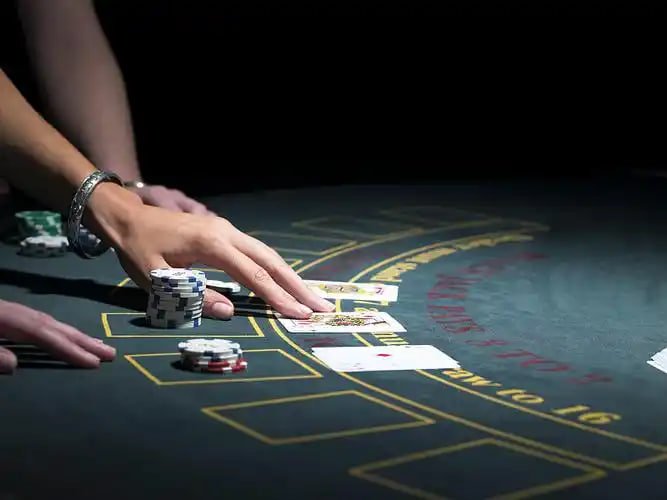 Meja blackjack live dealer di cuanlagi dengan dealer profesional dan interactive interface